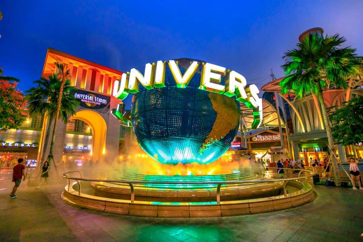 best time to visit universal studios la