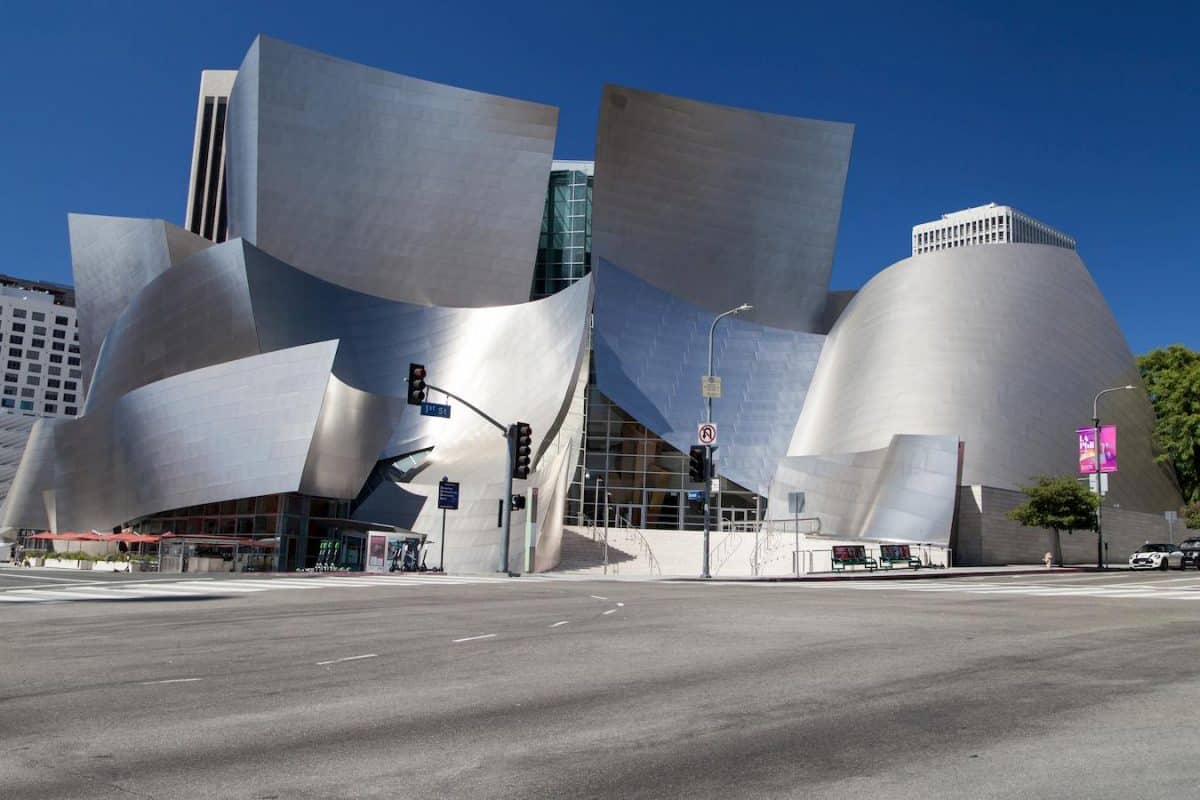 landmarks to visit walt disney hall