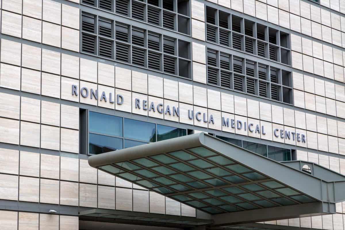 top hospitals in los angeles-ronald-reagan ucla medical center