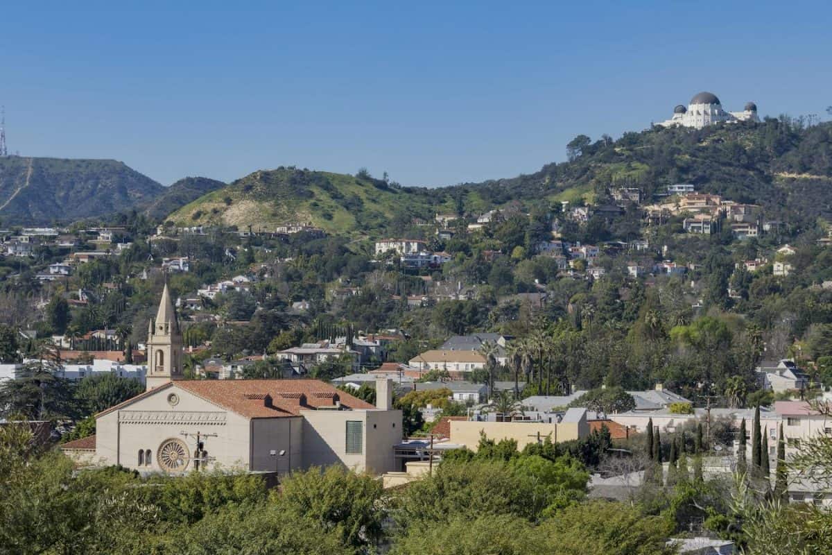 the best place to see the hollywood sign from barnsdall art park