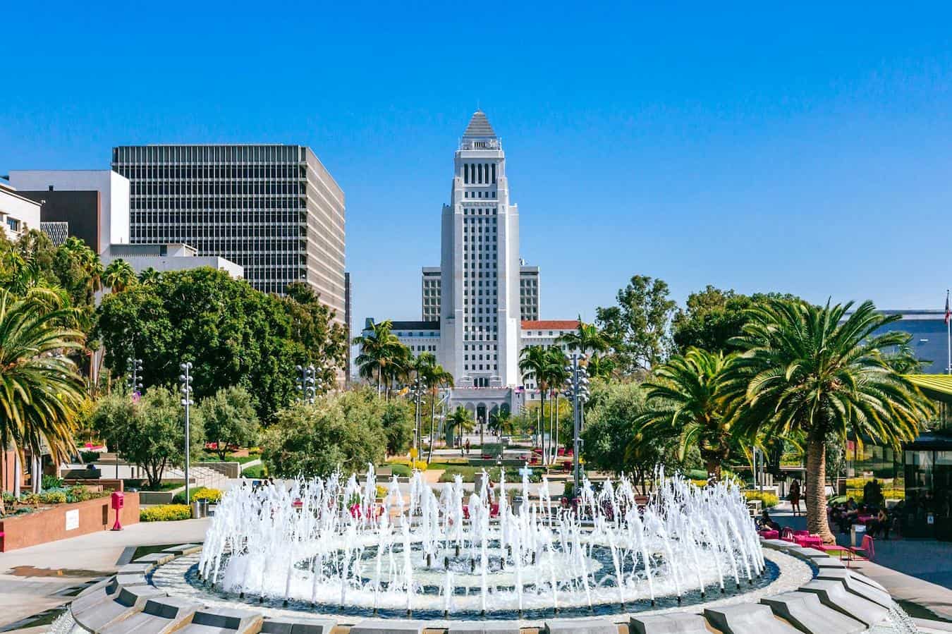 park with a large fountain grand park in downtown los angeles edythe broad's collection pershing square cool things sports fans pershing square bunker hill